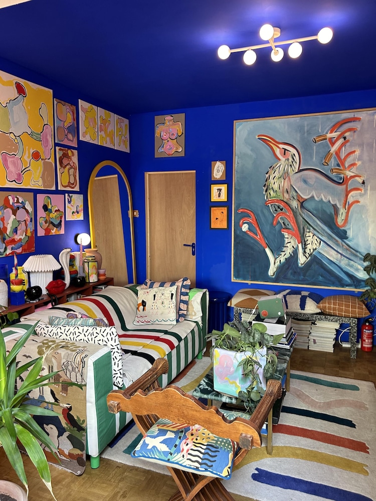 Klein House Clapton Sleeps 2-piano-patio-mirrorbed