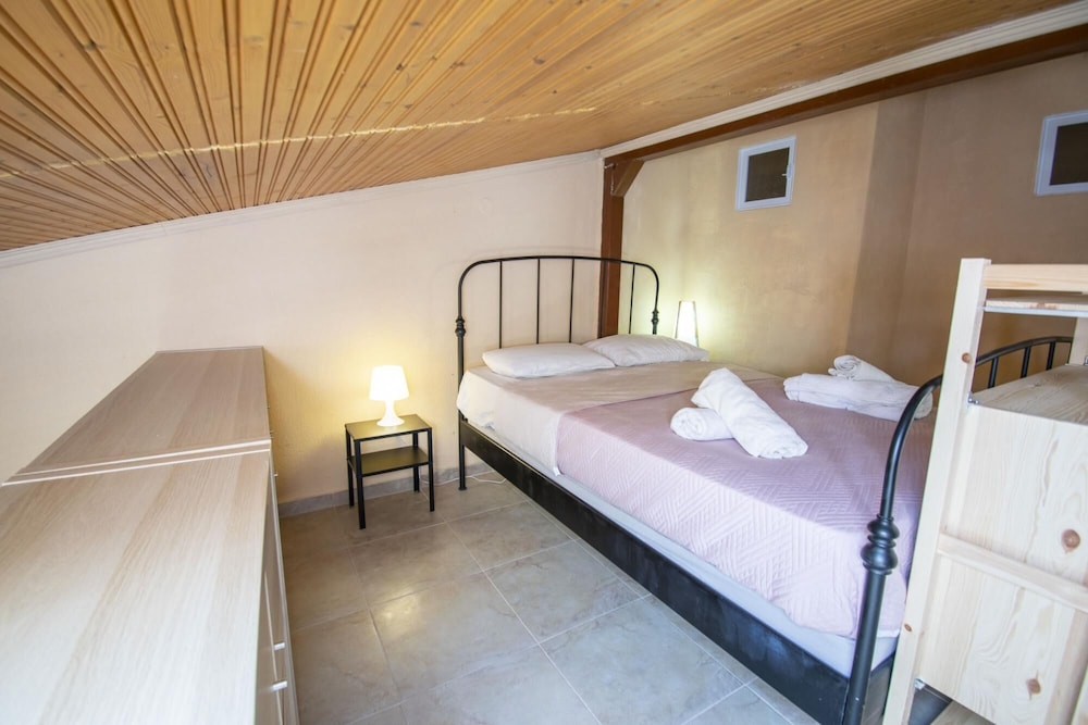 Long Seaview Apartment by Travelpro Services view 3