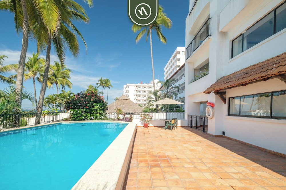 Condos with Pool - Near to the Beach
