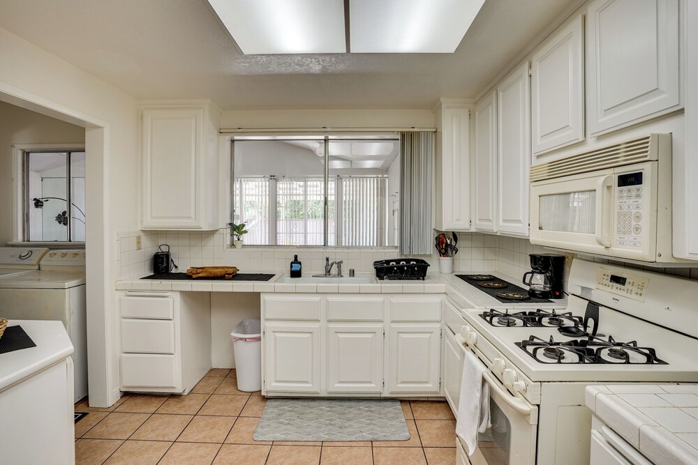12 Mi to Dtwn LA: Family Home w/ Patio + Yard!
