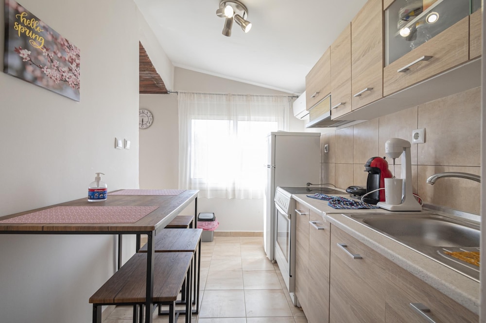 Dimis Left House by Rentals Pro photo 2