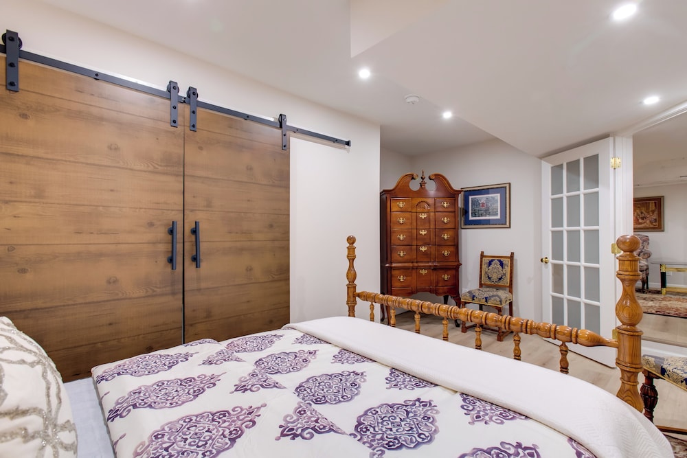 2 Mi to Dtwn: Walkable Cheesman Park Apt