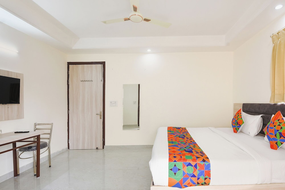 Fabhotel Jp Palace