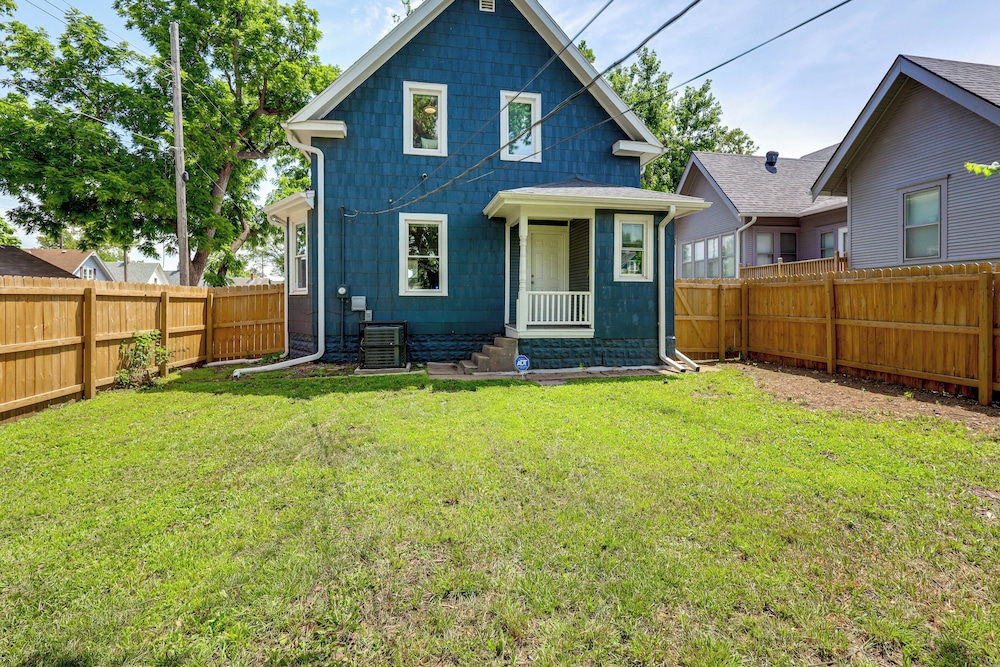 4 Mi to Dtwn Omaha: Spacious Home w/ Fenced Yard!