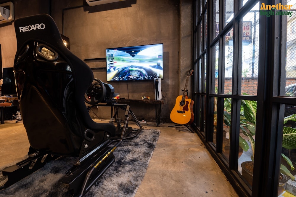 Another High Away Hostel Bangkok