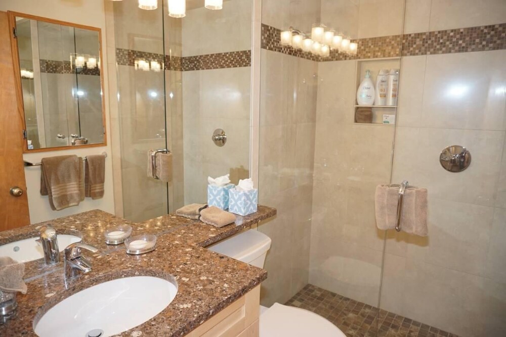 735 Bleeker St E #735 view 2