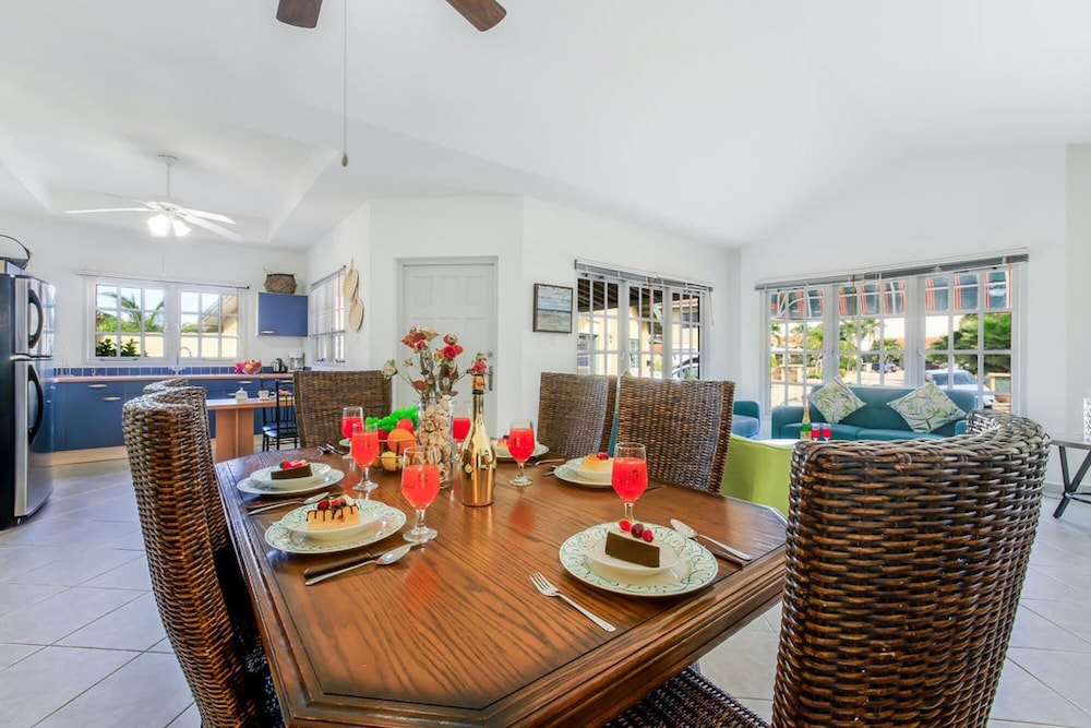 Tranquil 2BR 2BA in Gated Community Great Location