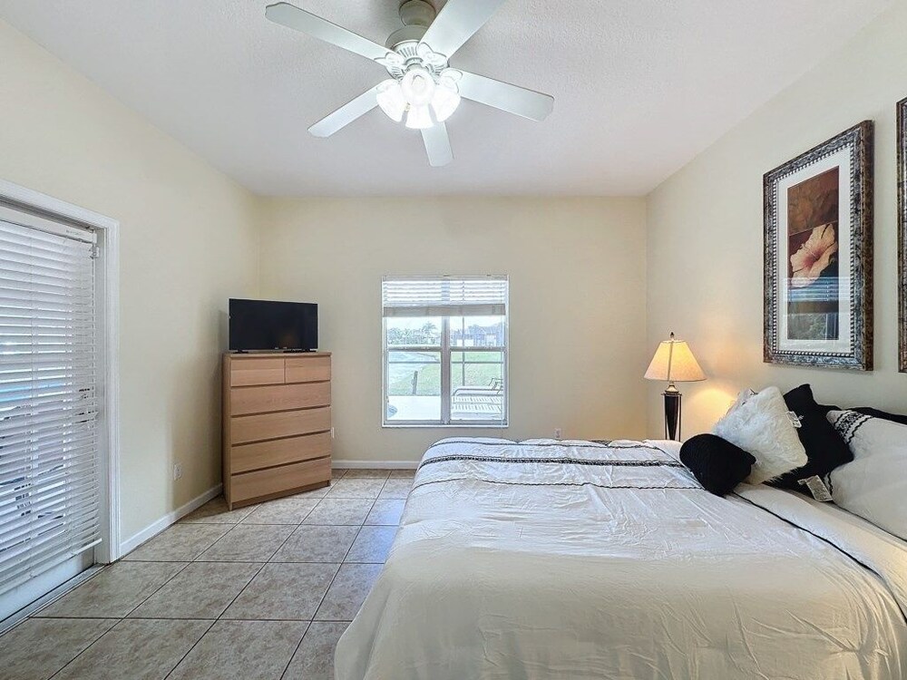 Walk To Silver Spurs Rodeo And Heritage Park 4 Bedroom Home