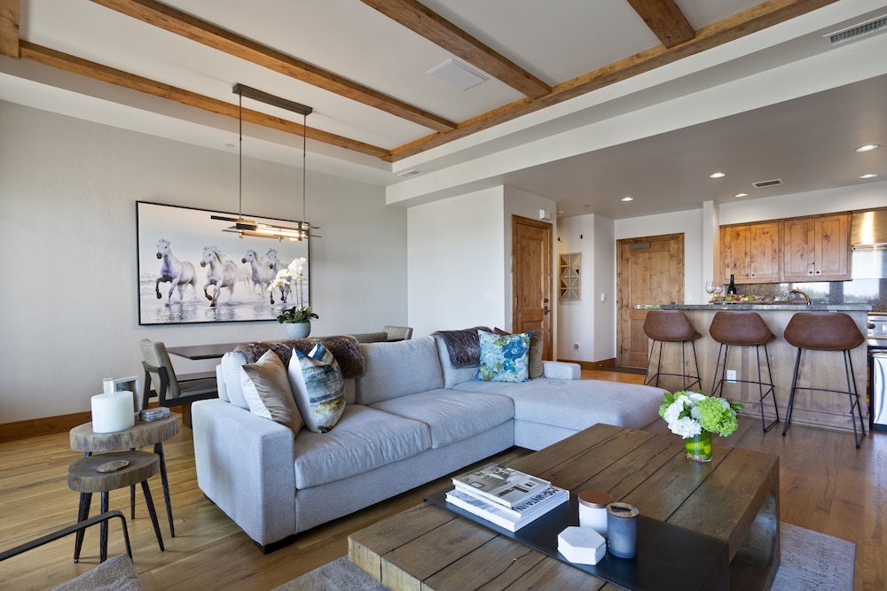 Shooting Star Lodge at Deer Valley Resort - Two Bedroom Residence #103 2 Condo