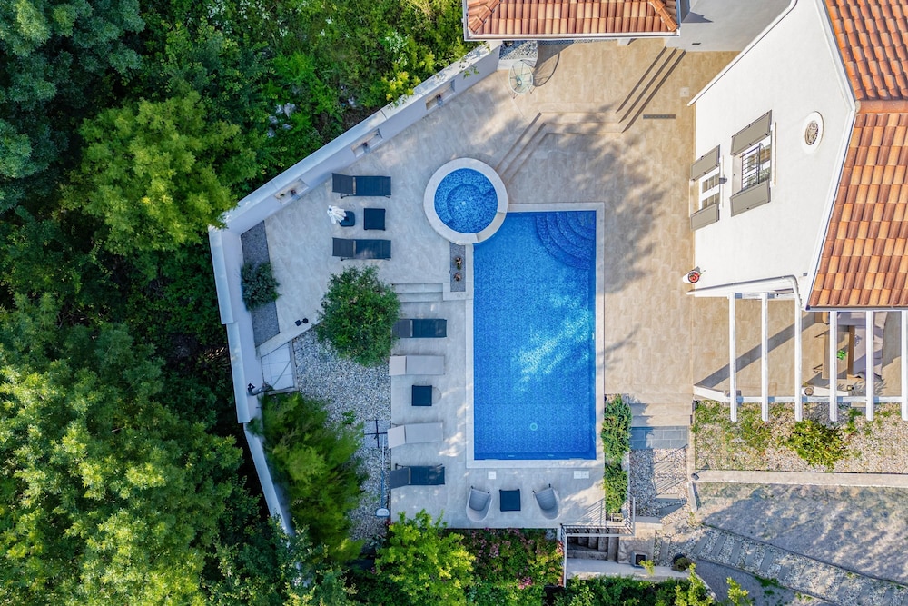Nature Villa Frangipane With Pool