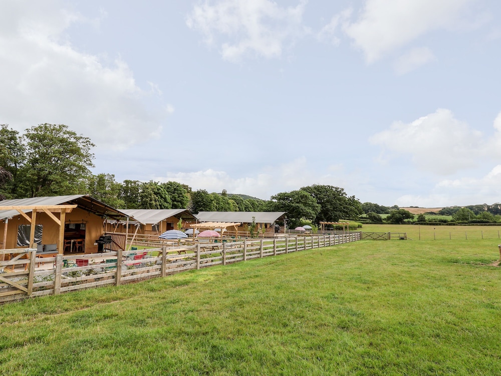 Tilly Bob Lodge