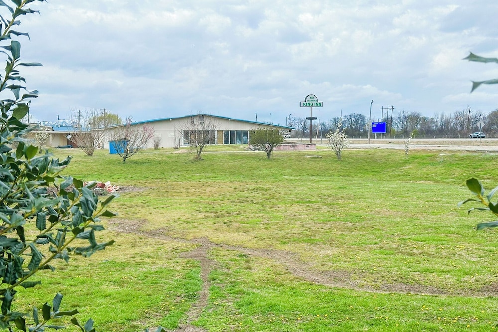 Shamrock Kings Inn By Oyo Marked Tree I-555