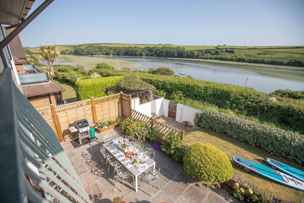 Newquay Tamarisk Lodge on the Gannel