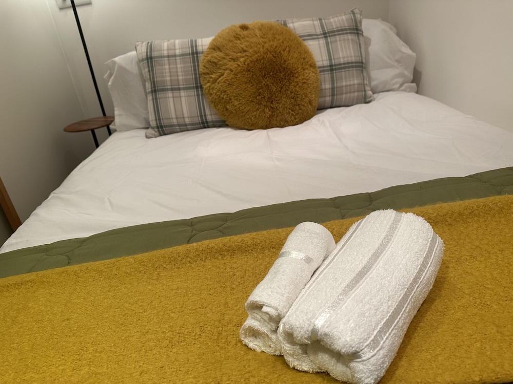 Chic Citispace -1-bed Apartment,leeds City-wifi view 5