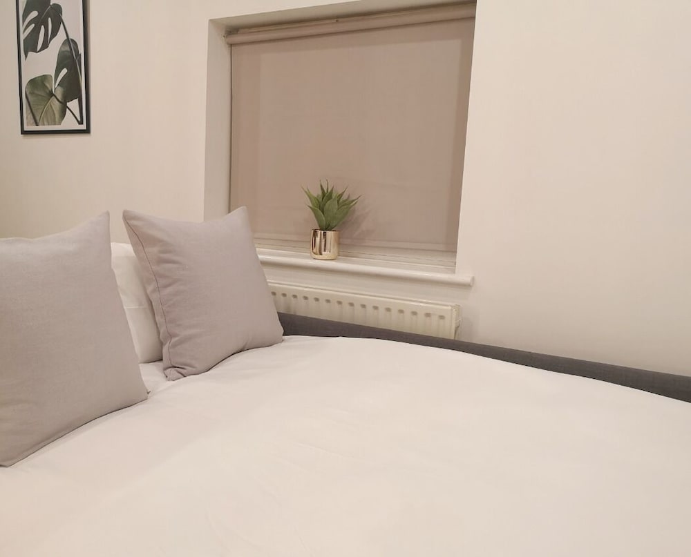 Charming  Oxford Apartments view 5