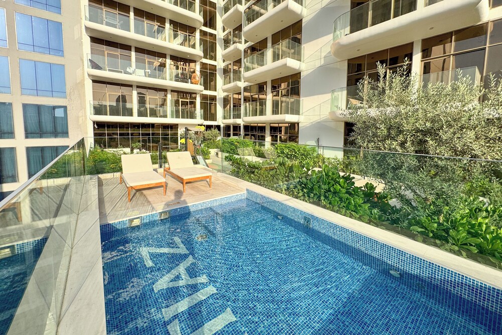 PVH - Sleek 1BR - Pearl House 1