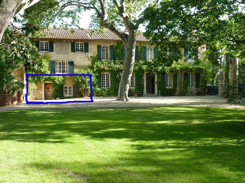 Domaine de Rhodes - Locations de Vacances / Vacation Rentals