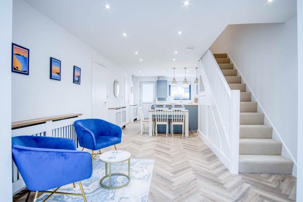 Hatherleigh Drive - 2 Bedroom House - Mumbles