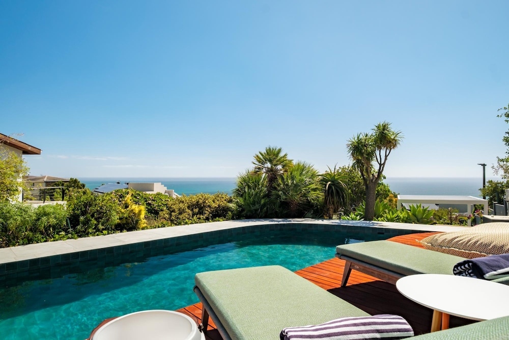 Camps Bay Villa w Pool Gym Studio Aqua Terra