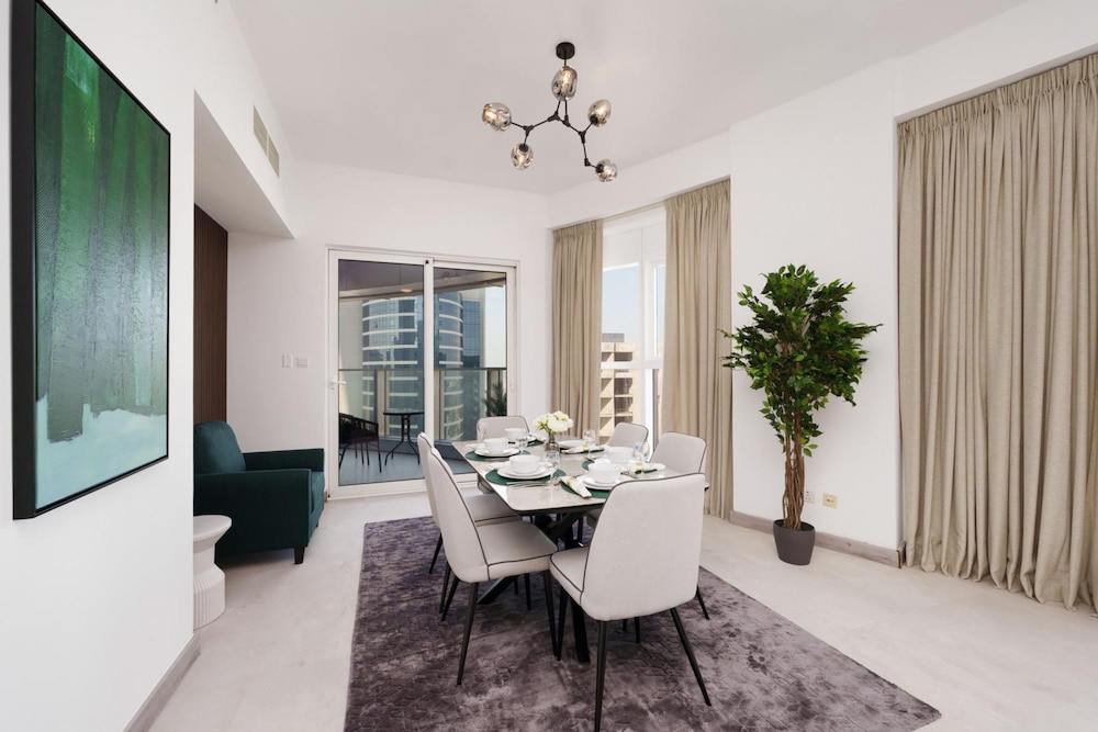 Elegant Panoramic Sea View Apt on Al Reem Island