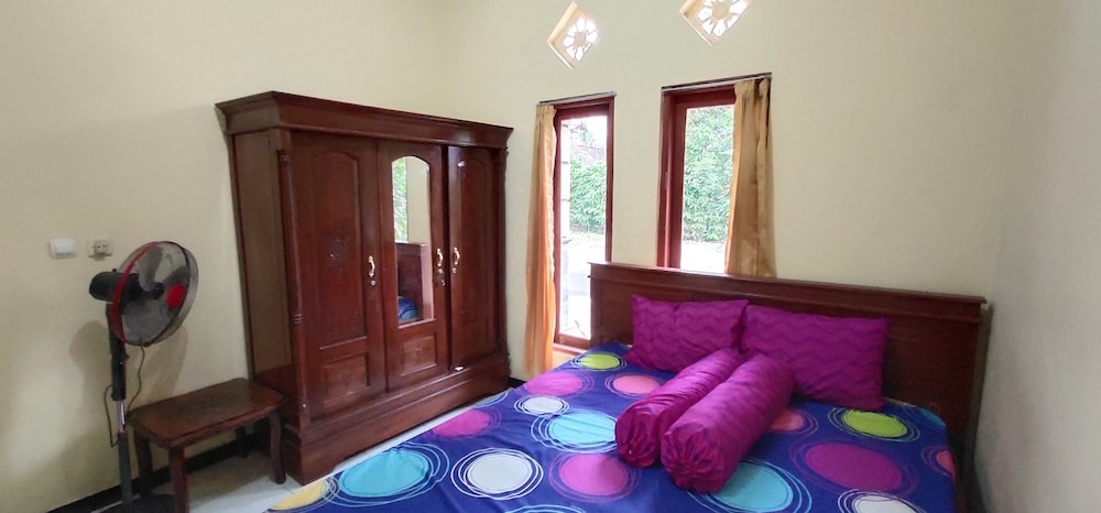 Homestay Pratiwi view 5