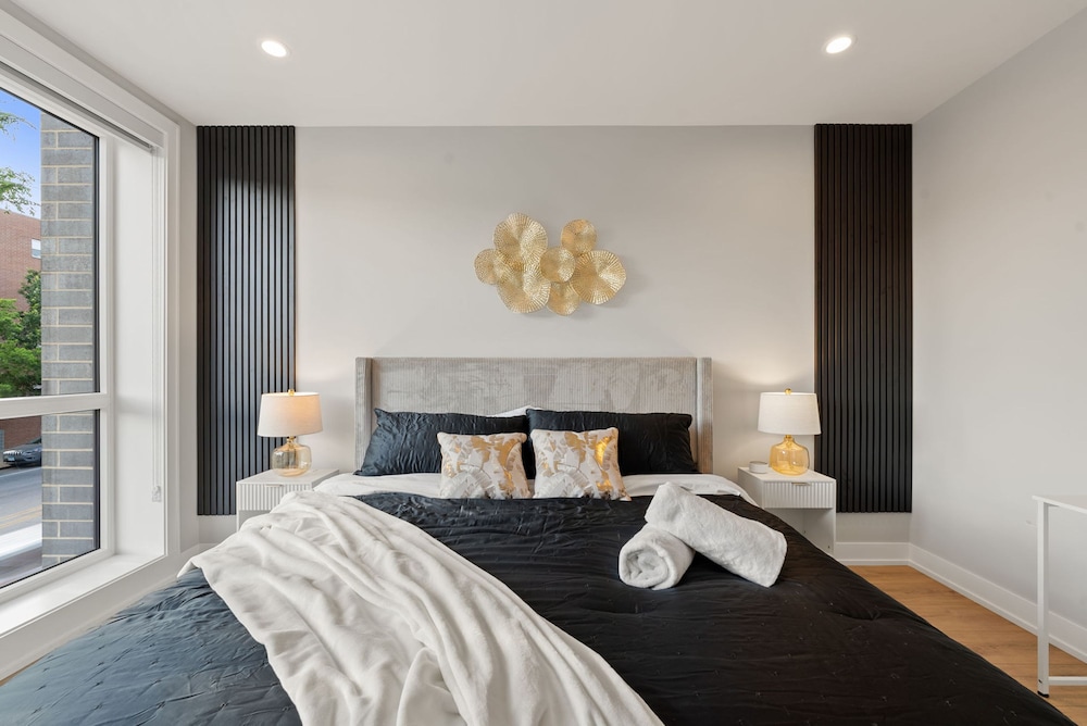 Bright 2bed 2bath in Brand New Pilsen Development