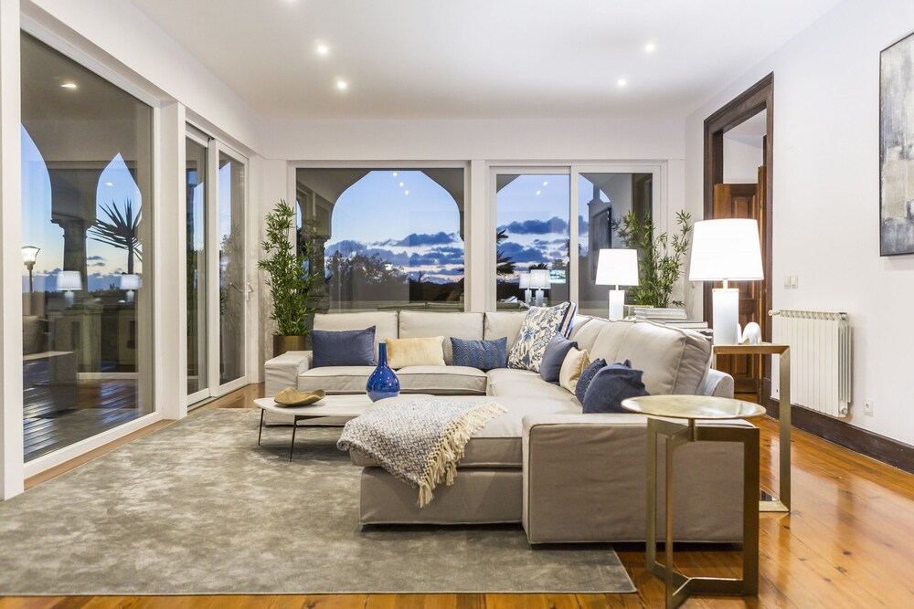Seafront Manor by Cadenzalux