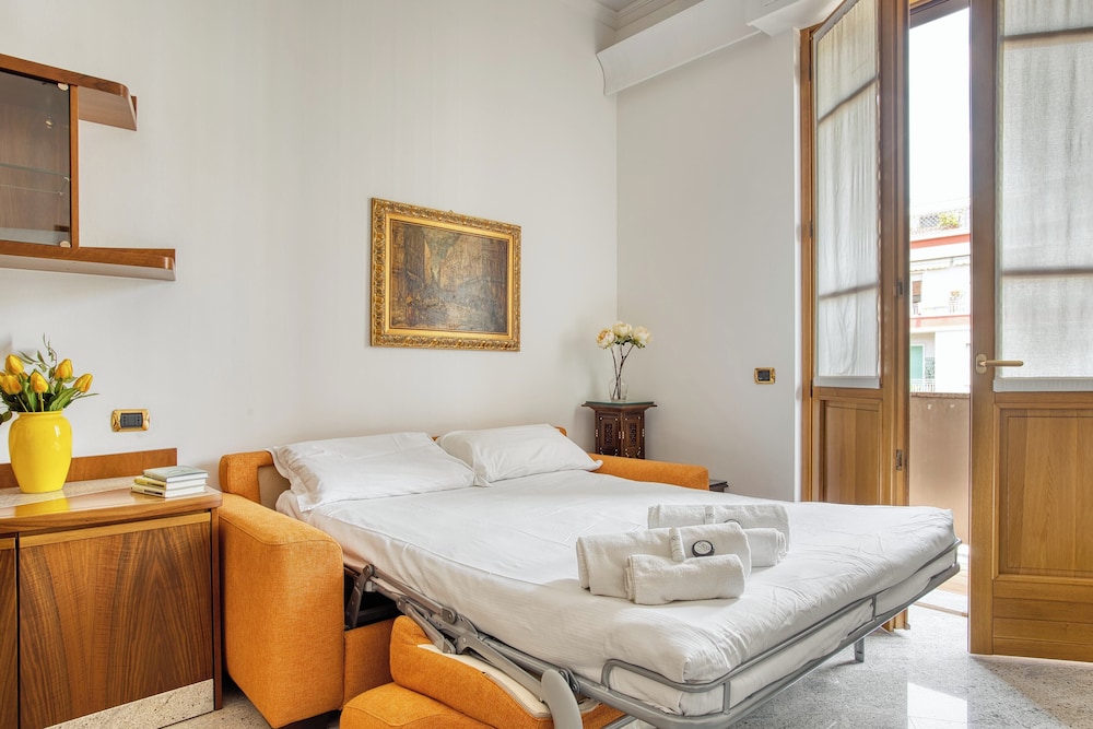 JOIVY Captivating flat with balcony