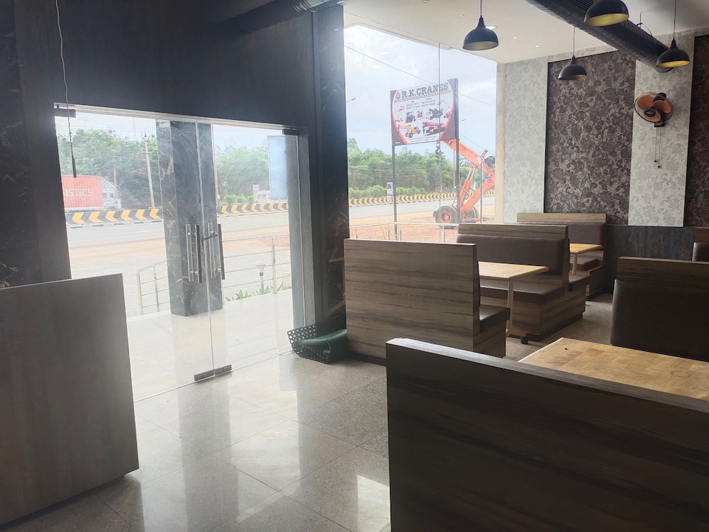Monarch Express, Sri City