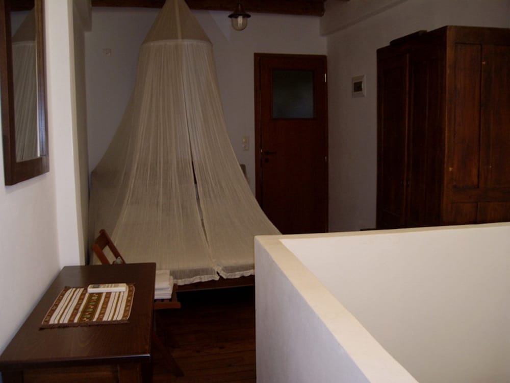 Ksa Sou Traditional Guesthouses