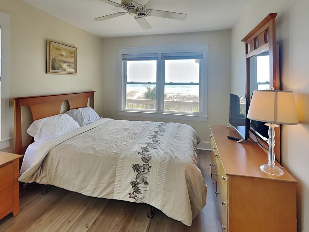 Kirk's Mema's Beach by Topsail Realty