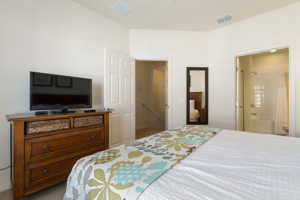 Lucaya Village 5366 - Image 5