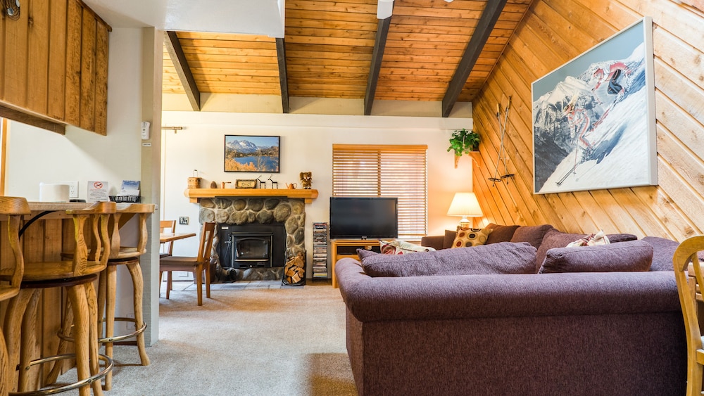 102 Standard 2 Bedroom Condo by RedAwning