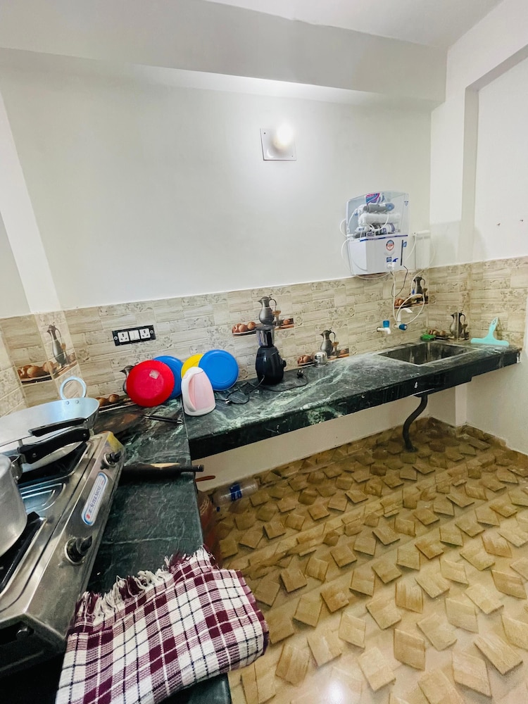 Kashi Cottage Homestay By GRB
