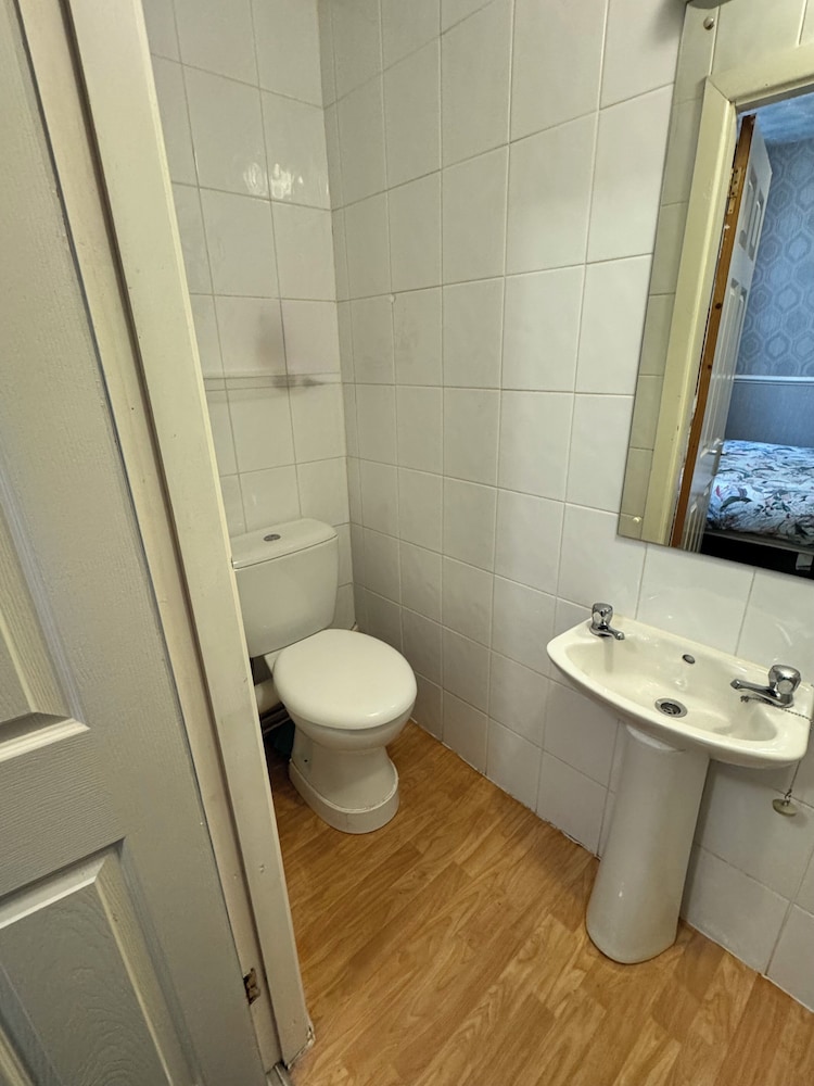 Runway Guest House - Adult Only