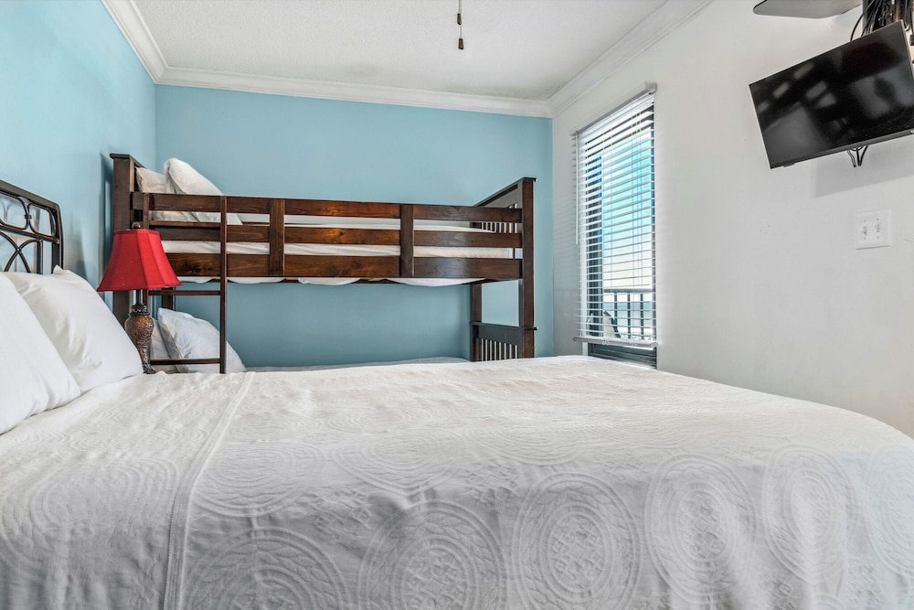 Island Sunrise by Southern Vacation Rentals