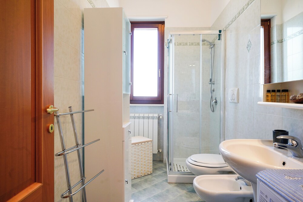 Appartamento a Torre Canne con balcone