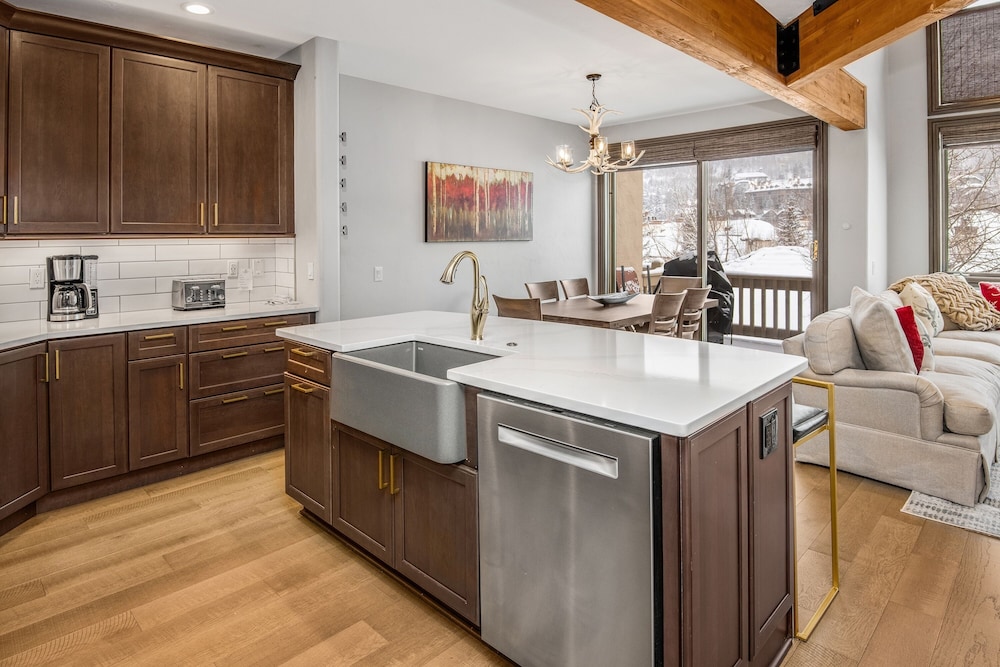Ski In Ski Out Townhome in Rocky Mountain Access to Elkhorn Chairlift by RedAwning