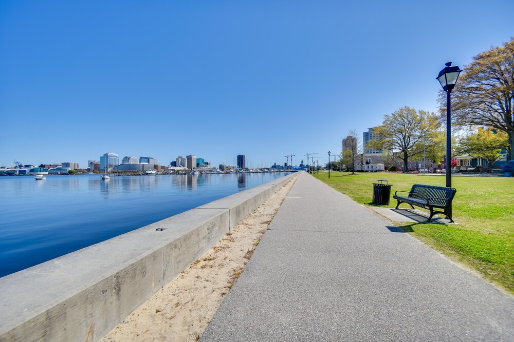 Modern Portsmouth Apartment: Walk to Norfolk Ferry view 4