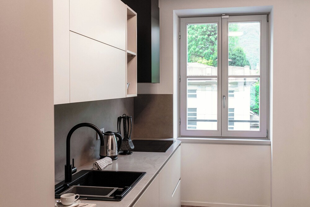 Marinetti Suite 8 view 5