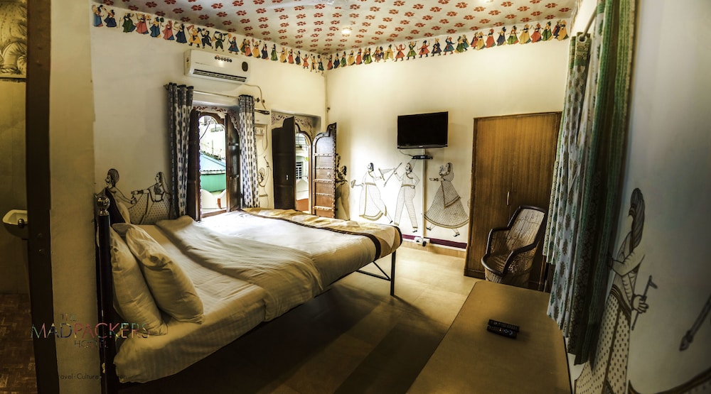 Stamps by Eight Continents, Pushkar