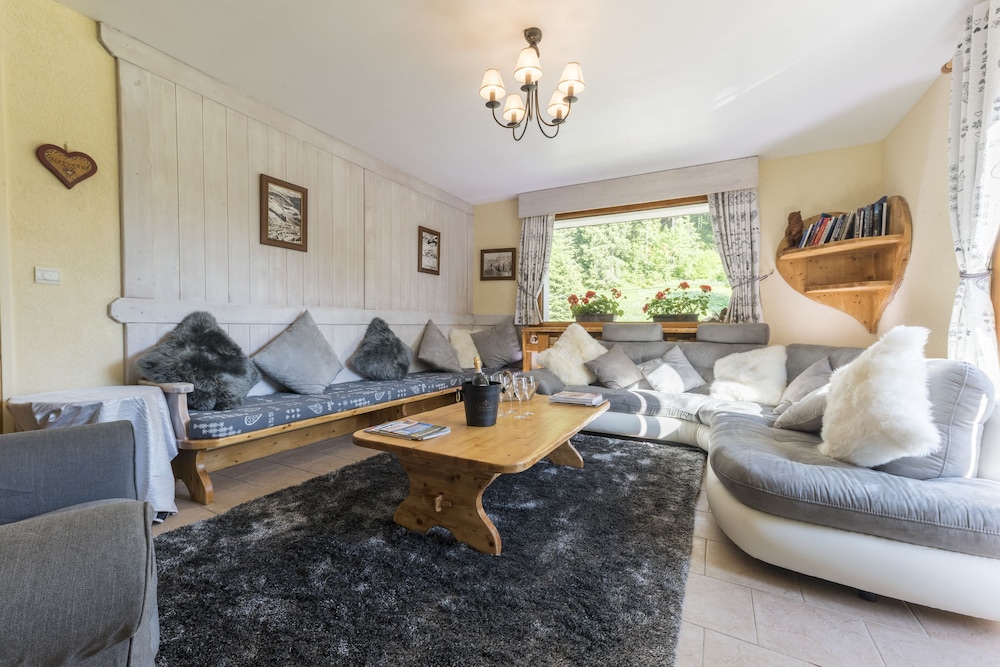 Chalet Bluebell