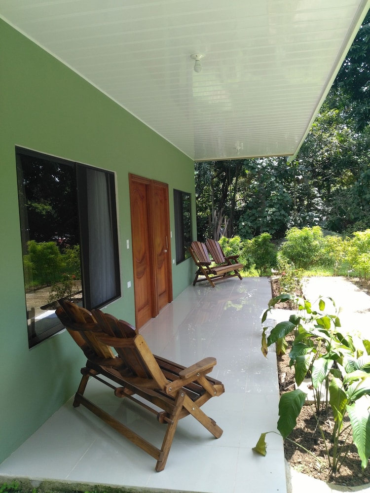 Manuel Antonio Hostel Resort