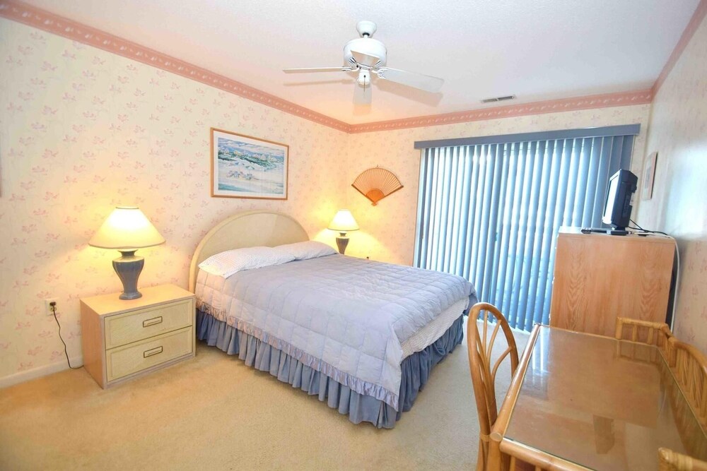 Seascape-heron Harbour 204-4 2 Bedroom Condo by RedAwning