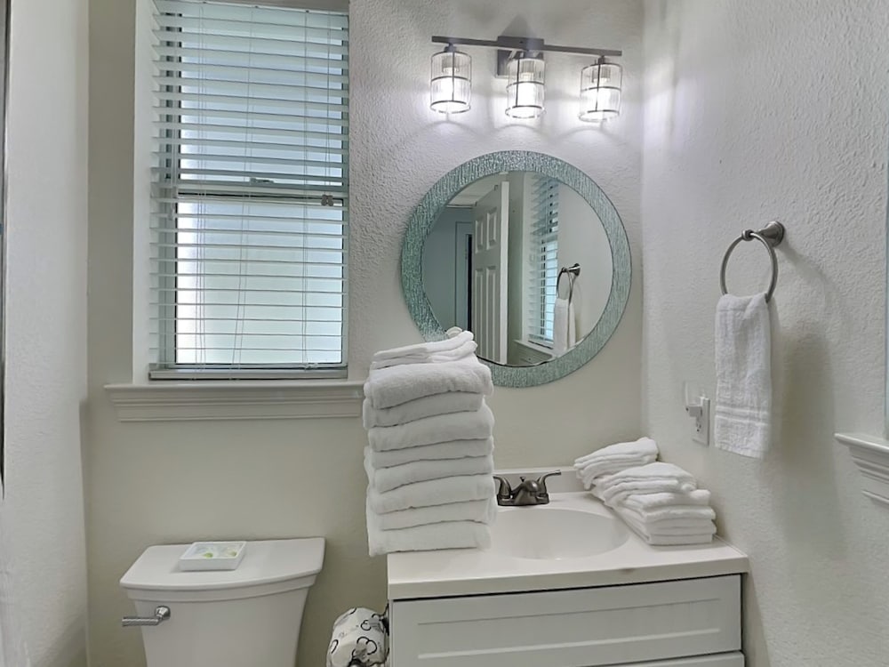 Sunny Beach by Southern Vacation Rentals