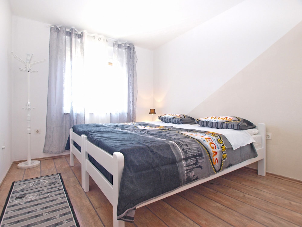 Apartment 1592 view 3