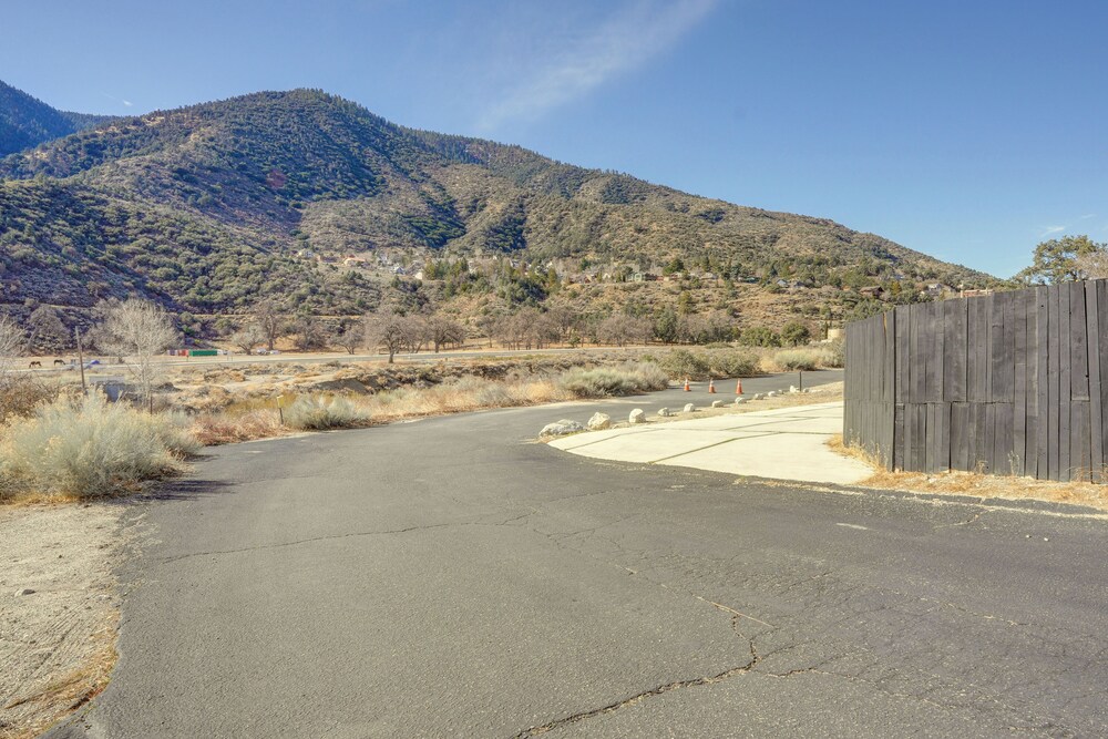 Private Deck & Views: Frazier Mountain Cabin