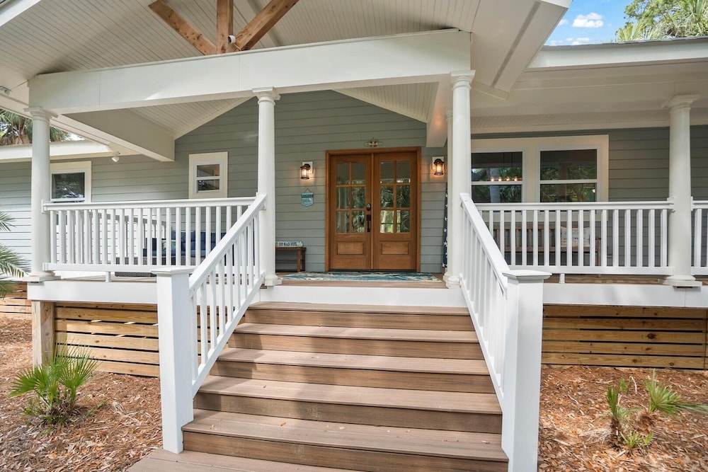 Inviting 3-bed, 3-bath Home Offers Perfect Blend of Comfort and Coastal Charm