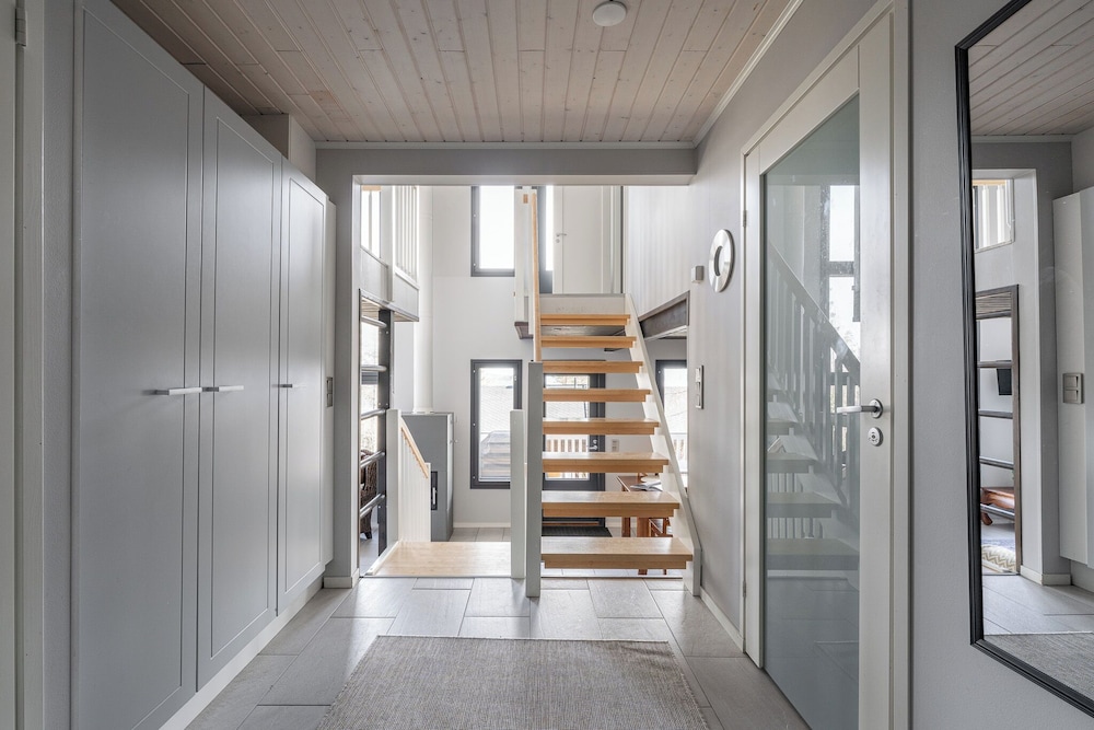 Spacious 2BR Cabin at Riihivuori Peak