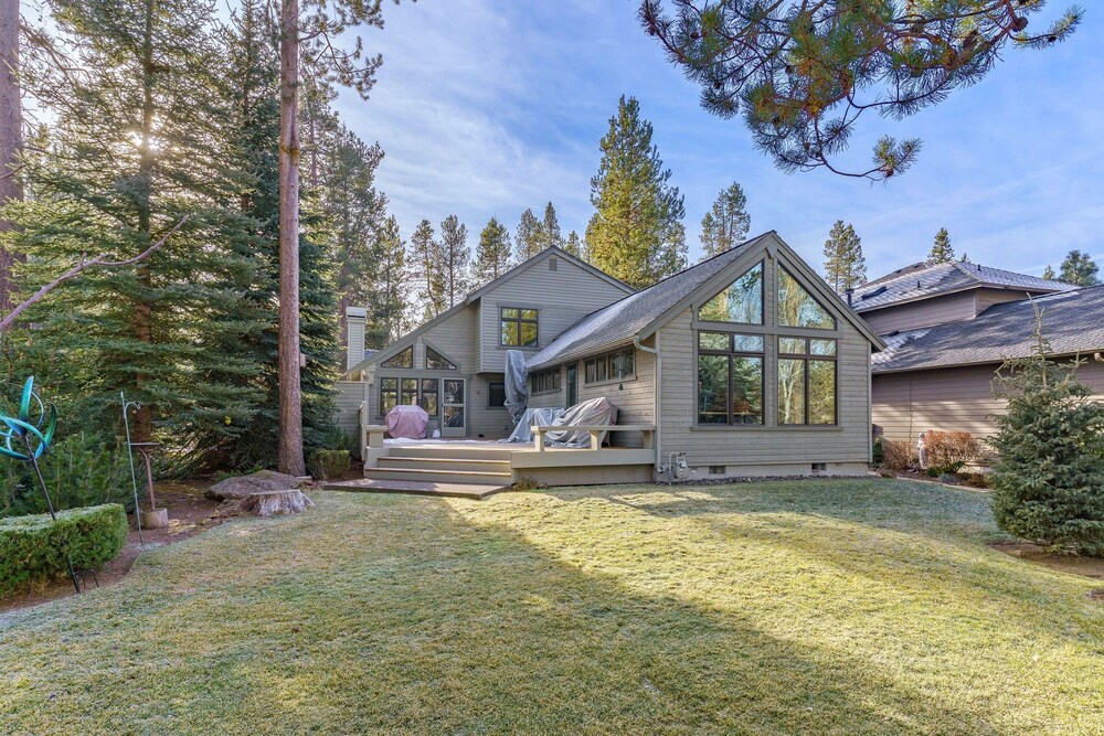 28 Big Leaf 3 Bedroom Home
